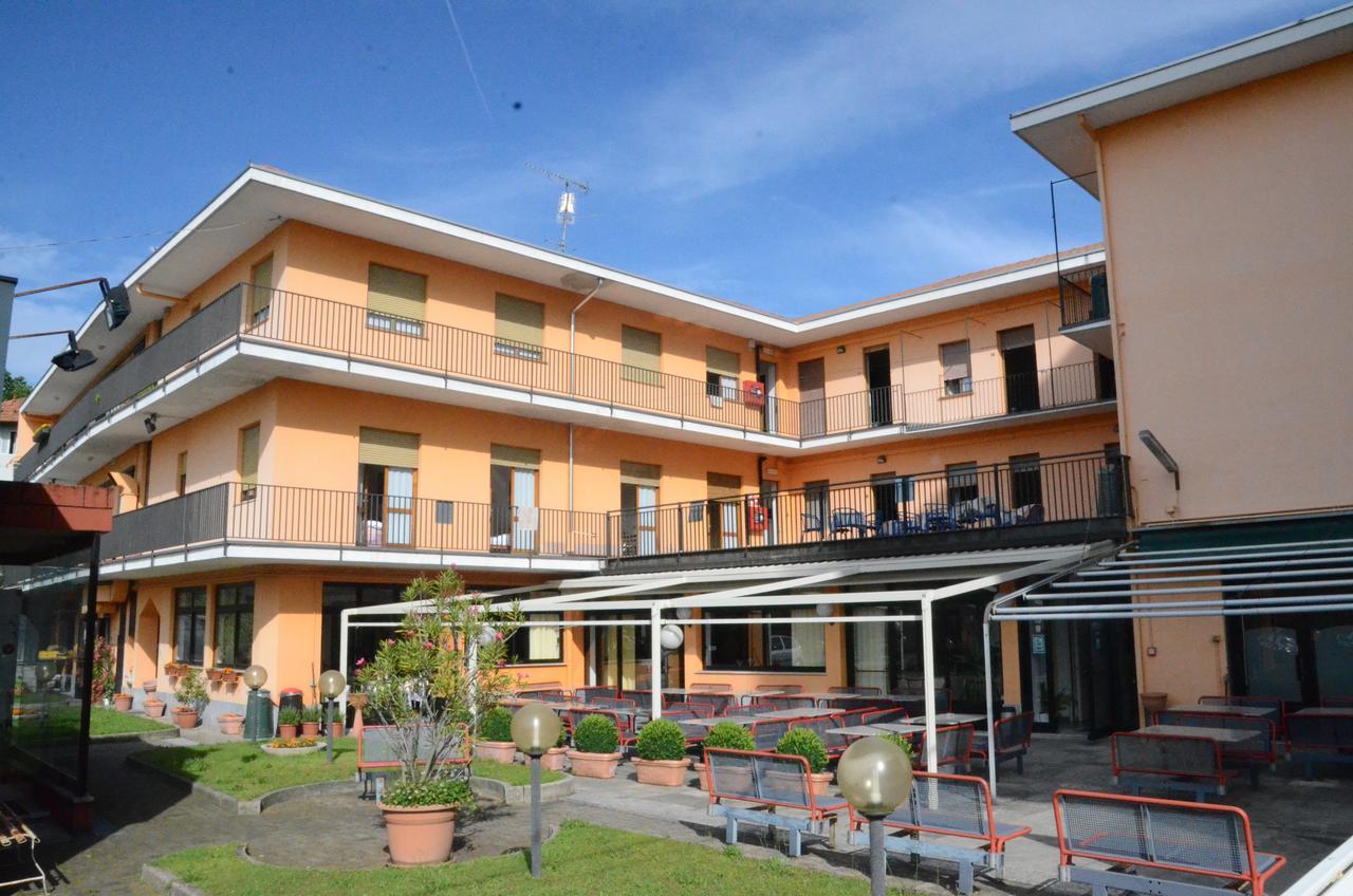 Albergo Roma Gattico Exterior foto